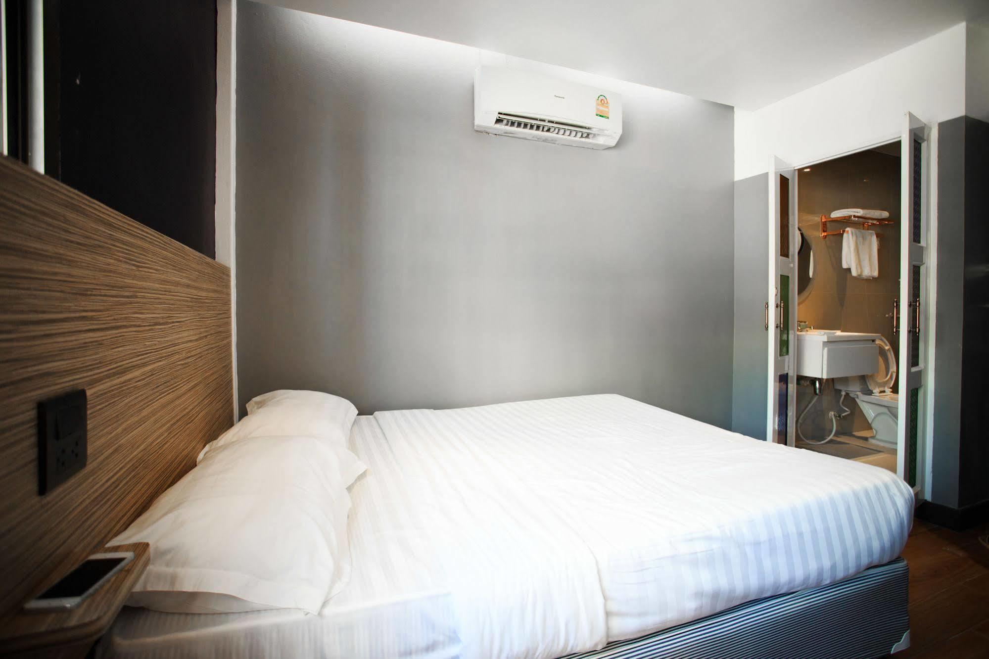 Cloud 9 Lodge Bangkok Extérieur photo