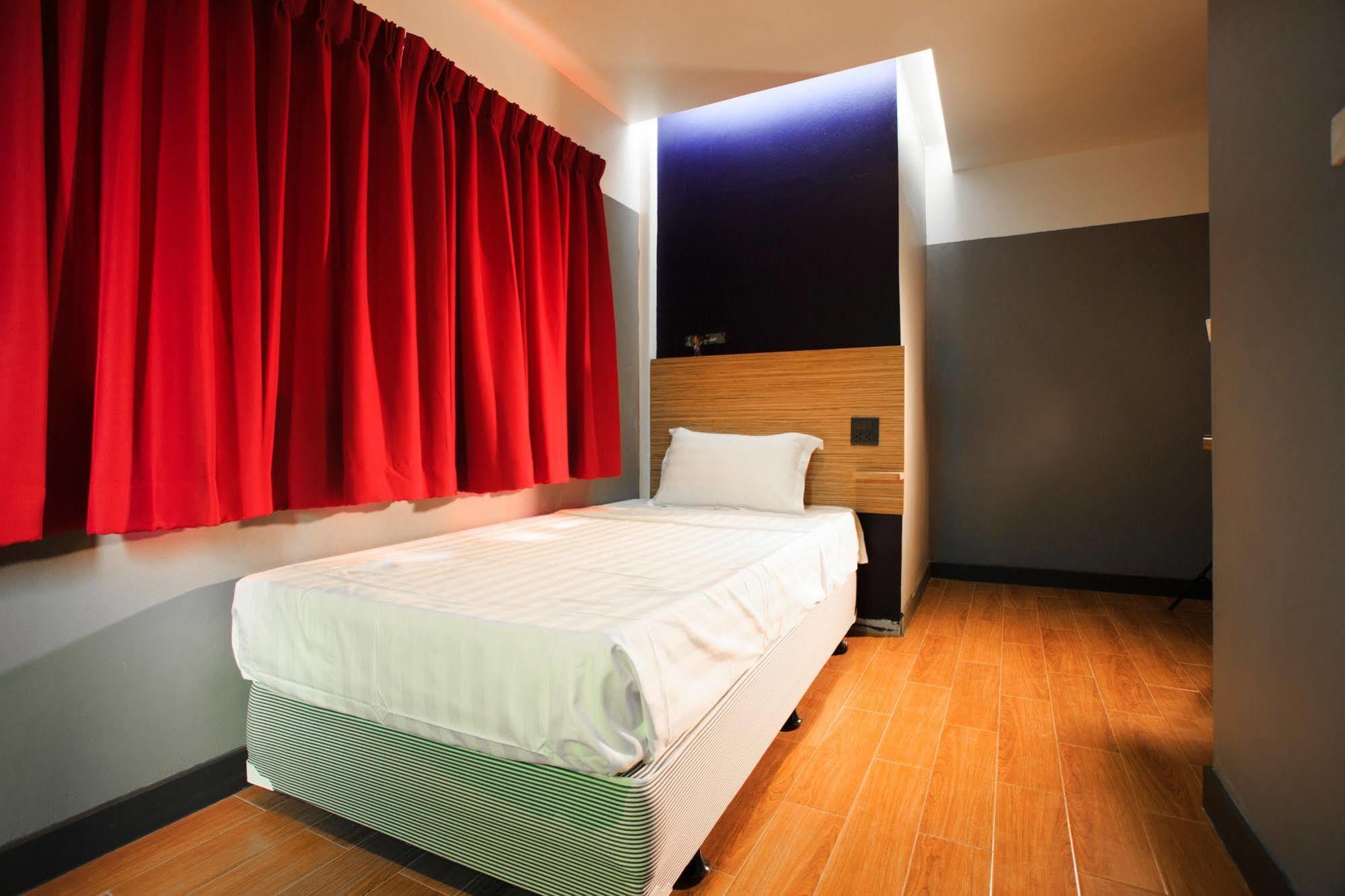 Cloud 9 Lodge Bangkok Extérieur photo